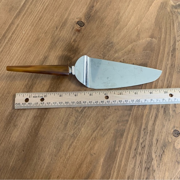 Vintage Cake Pie Knife Server Butterscotch Bakelite Handle - Picture 9 of 12